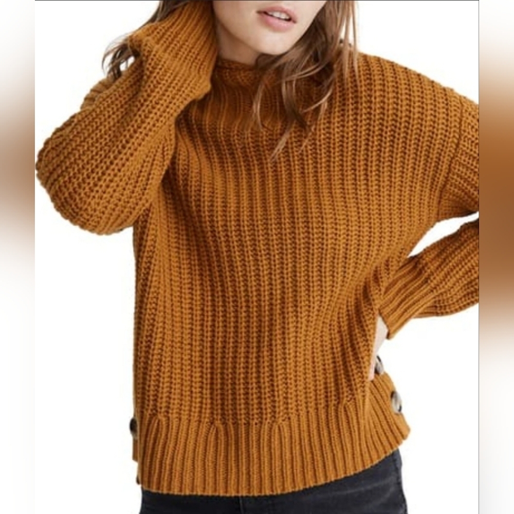 Madewell Chunky Ribbed Knit Sweater in Mustard Brown